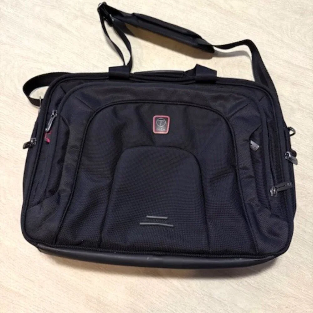 Tumi T-Tech laptop bag/briefcase.